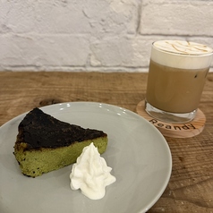 抹茶のバスクチーズケーキ