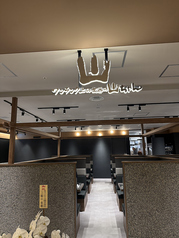 ワンランク上の世界の山ちゃん 山 クオーツ心斎橋店の外観1