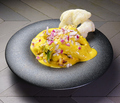 料理メニュー写真&nbsp;ぷりぷり海老のカレーエビマヨ/牡蠣とゴロゴロ葱のアヒージョ　ガーリックトースト