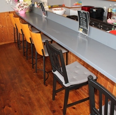 お１人様でもご利用しやすいカウンター席もご用意。仕事終わりなどの普段使いにぜひご利用ください♪