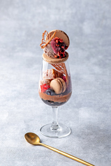 CHOCOLATE & BERRY PETIT PARFAIT<ショコラとベリーのプティパルフェ>