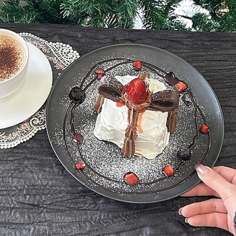 クリスマスに染まった空間でホッと一息甘いスイーツを堪能