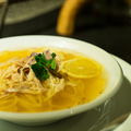料理メニュー写真&nbsp;鶏とレモンの本枯れ節のフォー