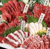 会津直送馬刺し。本物のうまさを是非味わってください。