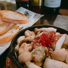 きのこと日替わり食材のアヒージョ