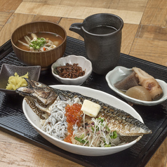 タレさばしらす丼