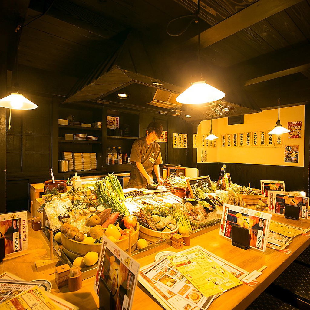 旬の食材がならんだカウンター。どれにしようか迷ってしまいます…