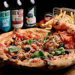 職人が丁寧に焼き上げるナポリピッツァはDUMBOの看板商品!定番からオリジナルまでメニュー多数!