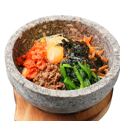 焼肉と合わせて食べたいアツアツの石焼きビビンバ♪