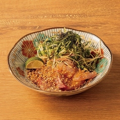 薬味どっさり胡麻カンパチ