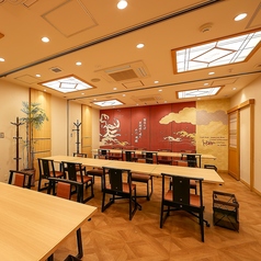 【広間用テーブル】お手軽ランチから法事や接待、会社のお集まりやご友人同士の女子会にもご利用いただけます。少人数からの御利用も可能ですので、お気軽にご相談ください。