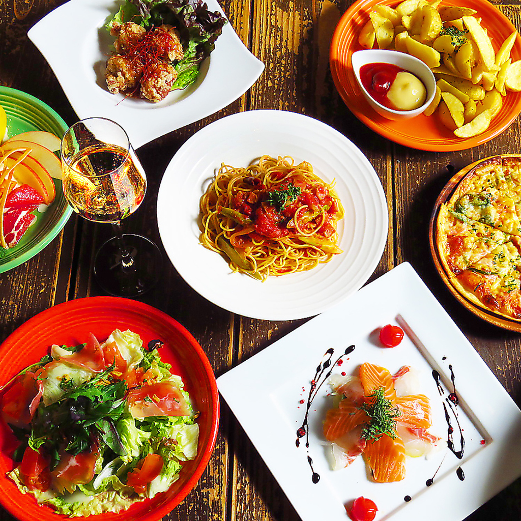 【シェフ自慢のこだわり料理】おつまみから、本格パスタ、お肉料理、サラダなどなど、フードも充実☆