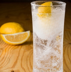 店内仕込みの漬け込みレモンサワー