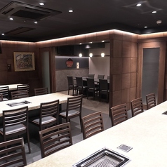 ◆会社様の宴会ご利用や貸切パーティーを御希望の際はこの一室を御利用下さいませ。最大30名様規模の宴会も可能となっております。こちらも完全個室となっておりますので、周囲を気にせずお楽しみいただけます。