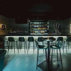 1名様からご利用可能なカウンター席落ち着いた空間とこだわりの演出を組み合わせ、心に残る時間をご提供いたします