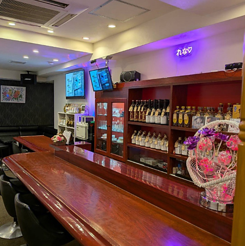 綺麗な店内でカラオケとお酒が楽しめます！
