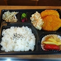 料理メニュー写真 コロッケ弁当