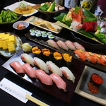 お寿司・お刺身を堪能できるお料理コースは3000円、4000円でご案内しております。