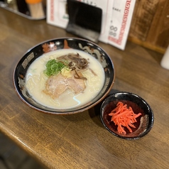 濃厚豚骨ラーメンの写真