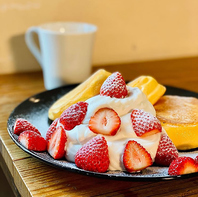 【販売期間(1~3月限定)】いちご姫さまのパンケーキ