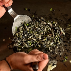 自宅ではマネできない、鉄板だからこその焼き技を堪能！