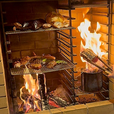4月23日（木）NEW OPEN！！薪火の炎が揺らめく中で焼き上げる厳選された料理を堪能♪