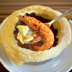 【7月限定】ガーリックシュリンプと焼きレモンのパイ包みスープカレー