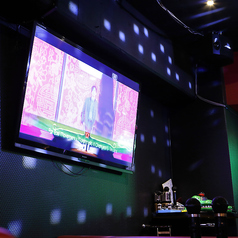 大型60インチモニター☆お好きな動画や画像を流すことができます!iPhone、DVD、CD、PC(HDMI端子)に対応!ムービー上映はもちろん、会の途中からはカラオケで盛り上がることも♪【三宮/貸切/誕生日/二次会/歓迎会/送別会/プロジェクター】