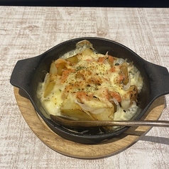 新じゃがいものチーズ明太鉄板焼き