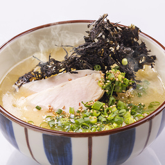大人気!水炊きスープの鶏塩ラーメン