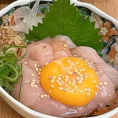 トリュフ香るささみユッケ