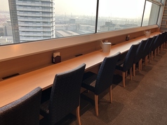 カウンター×32席