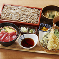 料理メニュー写真 本まぐろとネギトロ丼と天ぷら・蕎麦御膳