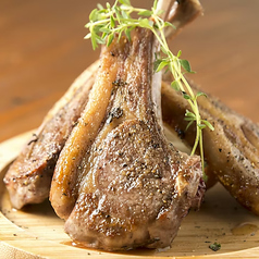 骨付きラムフレンチチョップ焼き