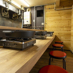 お一人様も大歓迎のカウンター席をご用意。落ち着いた雰囲気で、ゆったりと料理を楽しめる特別な空間です。