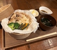 蒸籠で食べるカオマンガイ！ランチで飲み食べれる一品です！