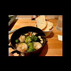 海老と季節野菜のアヒージョ