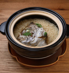 「名物 土鍋炊き込みご飯」愛媛の岩瀬川清流米を使用した上品な土鍋飯をお召し上がりいただけます。