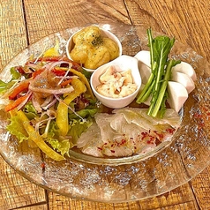 鮮魚のカルパッチョとおまかせ前菜3種盛り合わせ