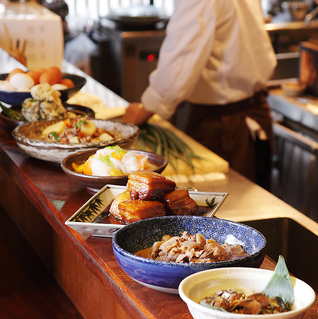 烏丸駅徒歩3分の好立地♪町家の雰囲気のこだわりの空間♪旬の食材をお楽しみ頂ける逸品の数々・・・