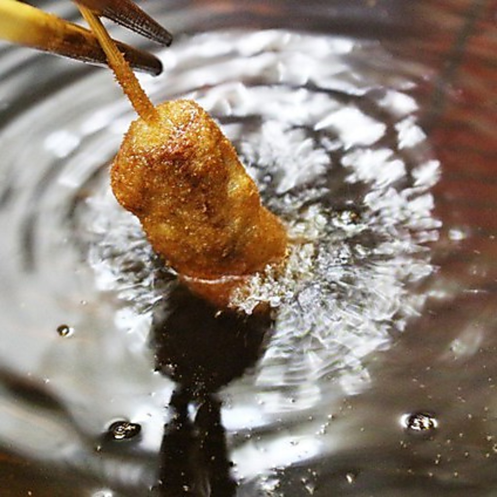 調理法にこだわりぬいた職人技が光る！絶品の串揚げメニューをお召し上がりくださいませ♪