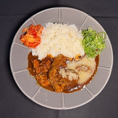 水木金土だけ味わえる特製カレー登場