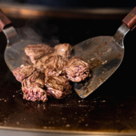 熟成牛、農家直送「自然薯」や旬野菜を目の前の鉄板で