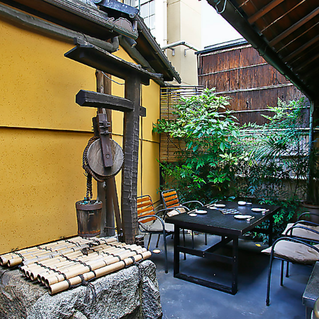 烏丸駅徒歩3分の好立地♪町家の雰囲気のこだわりの空間♪旬の食材をお楽しみ頂ける逸品の数々・・・