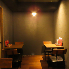 1Fの2名様用のテーブル席です。お友達ともふらっと立ち寄りやすい♪