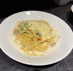 彩り野菜とツナのクリームソース