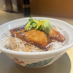 看板メニューぶりステーキ丼