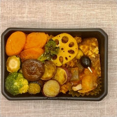 たっぷり野菜のパエリア弁当