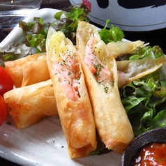 エビとモッツァレラチーズの春巻き
