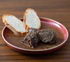 黒毛和牛の赤ワイン煮